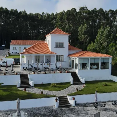 Casa Pinha Hotels near Claridade Beach