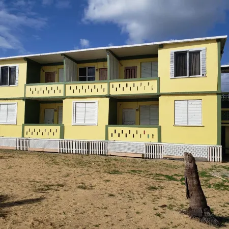 Pal's on the Beach - Dangriga, Belize