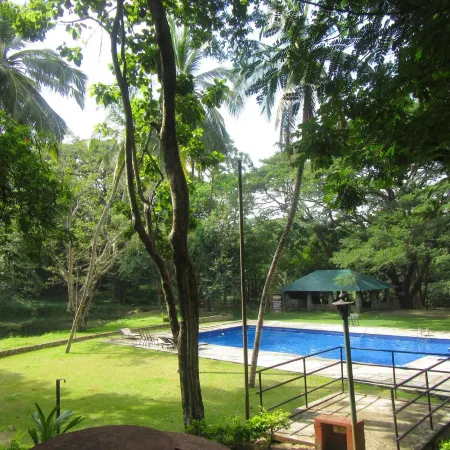 Dambulu Oya Family Park