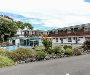 Flamingo Motel - Pools