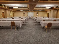 Crossroads Hotel and Huron Event Center Hotel di Huron