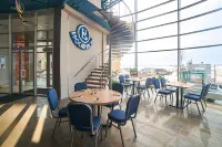F911 Yacht Club Hotel