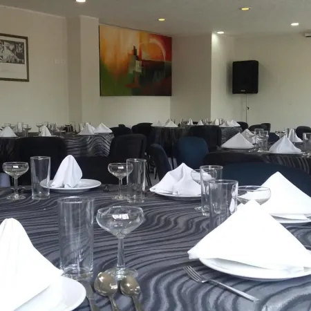 Hotel & Suites Real del Lago