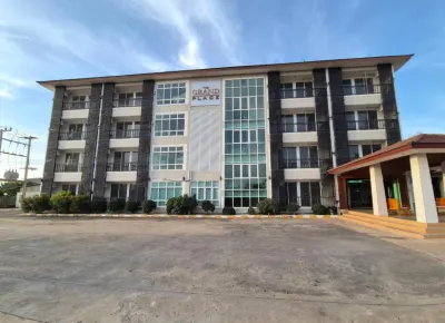 Grand Lopburi Hotell i Tha Sala