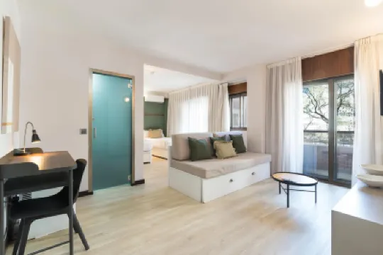 Roisa Hostal Boutique Hotels near Berlín Park
