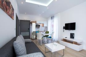 Adrion Aparthotel