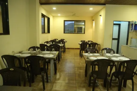 Hotel New Rudrakash Отели рядом с достопримечательностью «RTO Karad»