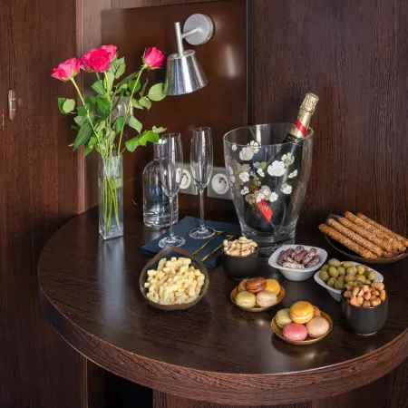 Hôtel du Parc Montparnasse Отели рядом с достопримечательностью «Матиньонский дворец»