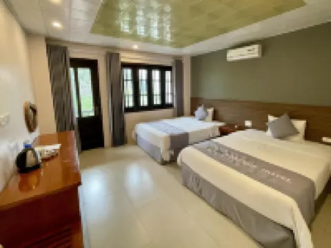Ba Be Lakeside Bungalow Hotels in Nam Mau