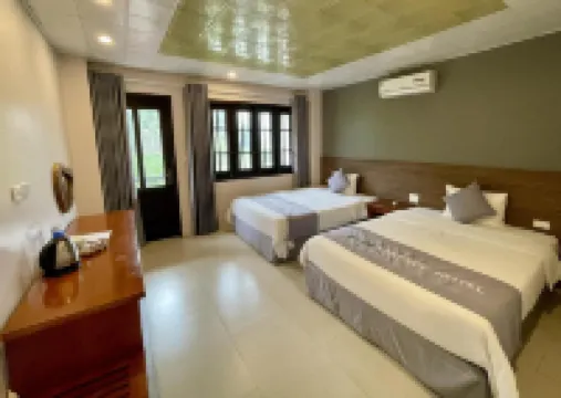 Ba Be Lakeside Bungalow Hotels in Ba Be District