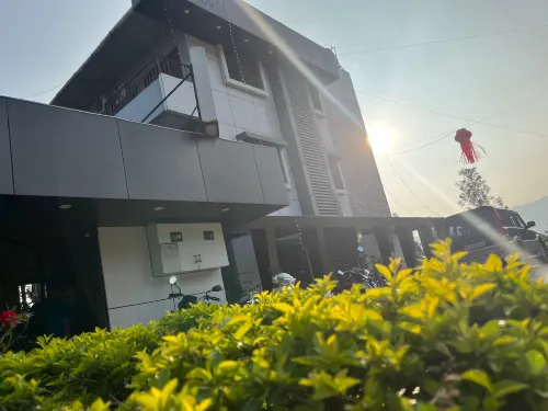 S2 Residency Hotels in Kaswand