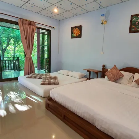 Warakorn Baansuan Amphawa