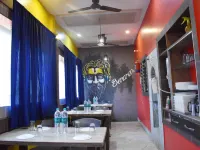 Hotel MRK Các khách sạn gần Sông Hằng