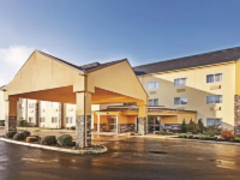 La Quinta Inn & Suites by Wyndham Knoxville Airport アルコアのホテル