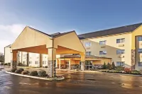 La Quinta Inn & Suites by Wyndham Knoxville Airport Hotels in Alcoa