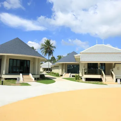 Wis Beach Khanom Hotels near Phu Phlao Camping (The Oldman Garden)
