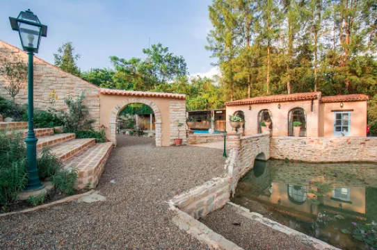 Moon River Village Hotel a Distretto di Wang Nam Khiao