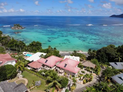 Au Fond de Mer View Hotels near Anse Royale Beach