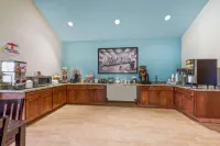 Super 8 by Wyndham Show Low - breakfast