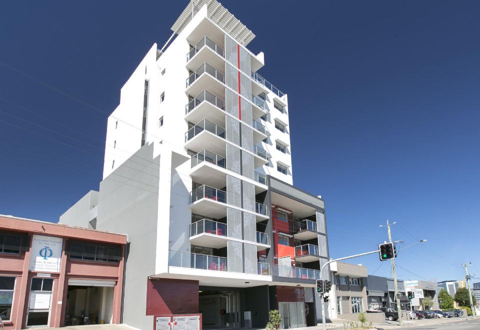 2. 다이렉트 호텔스..