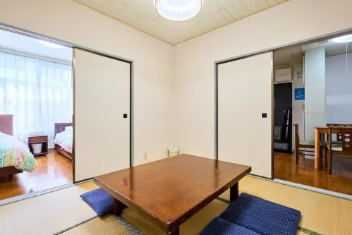 Enoshima Apartment Hotel - parking