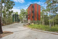 Gold Coast Tree Houses - 2-Star