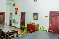 ShiCo Transit Hotel - Inns