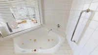 Cumberland Lorne Resort - Hot Tub