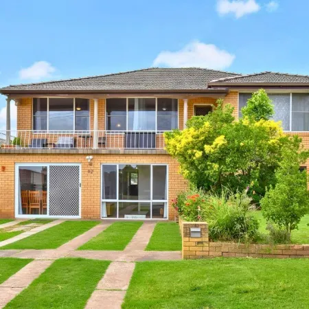 Coal d' Vine Entertainer - Cessnock NSW