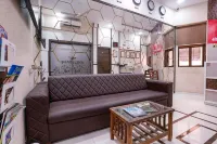 FabHotel Elvis International - Bintang 2