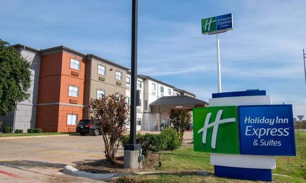 Holiday Inn Express & Suites Sulphur Springs by IHG
