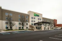 Holiday Inn Express Wixom