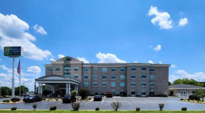 Holiday Inn Express & Suites SOMERSET CENTRAL by IHG