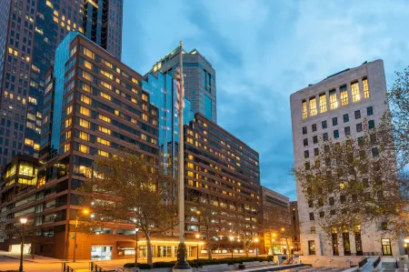 The Capital Suites Hotel Отели рядом с достопримечательностью «Vue Columbus»