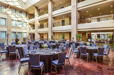 Renaissance New Orleans Arts Warehouse District Hotel Отели рядом с достопримечательностью «Аквариум Северной и Южной Америки»