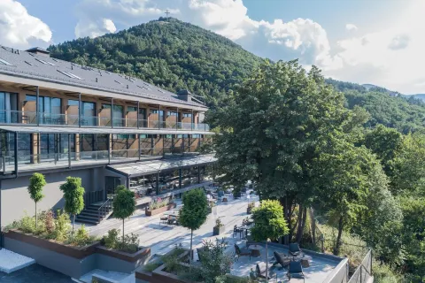 The Lynx Mountain Resort