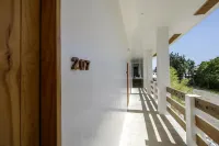 Burgos Reef Boutique Resort فنادق في Padre Burgos
