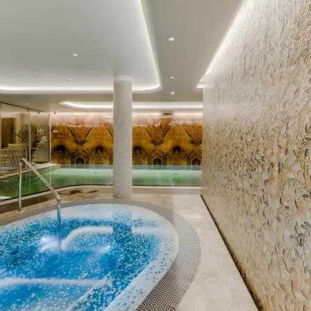 Grand Poet Hotel and Spa by Semarah