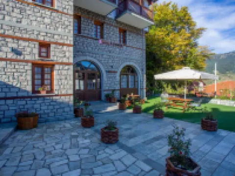 Hotel Adonis โรงแรมในMetsovo