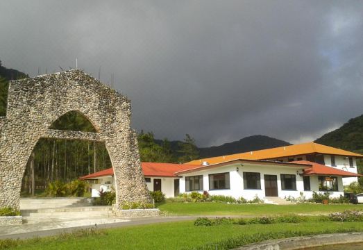 The Golden Frog Inn - Housity