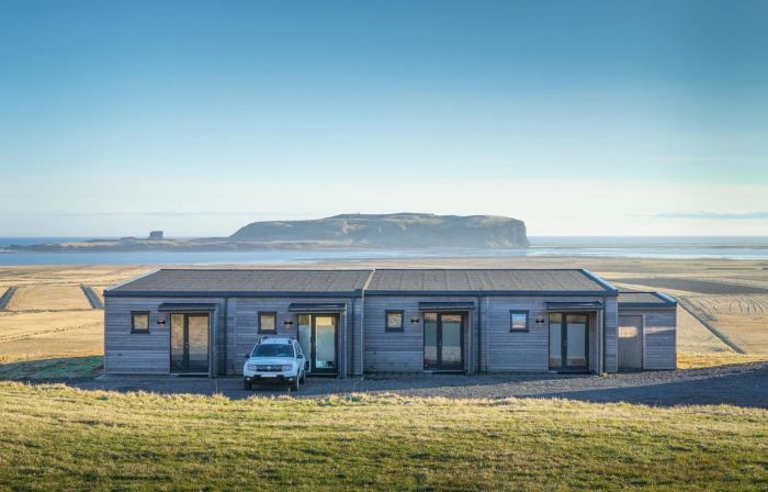 Black Beach Suites