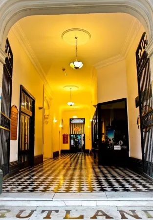 Rutland Arms Inn Отели в г. Уонгануи