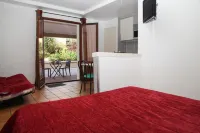 La Ferme des Barmonts Hotels in Villejuif