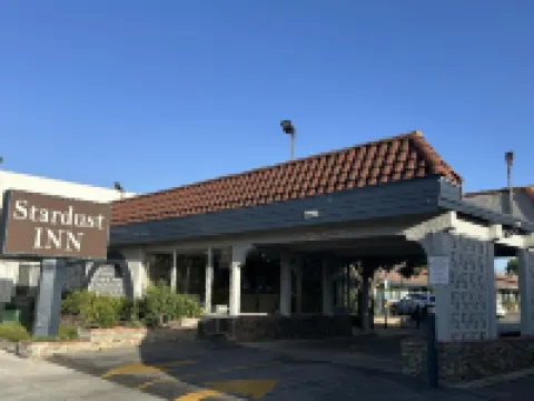 สตาร์ดัสต์ โมเต็ล อาซูซา โรงแรมในอาซูซ่า