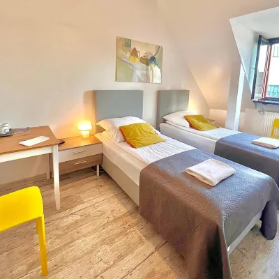 外出老城青年旅館 鄰近亞當·密茨凱維奇文學博物館的酒店