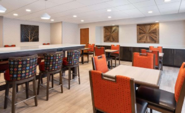 Days Inn & Suites by Wyndham Denver International Airport