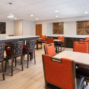 Days Inn & Suites by Wyndham Denver International Airport