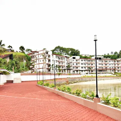 Holiday Oceanview Residences and Resort Hotels near Vanishing Island