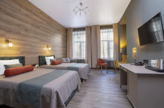 Hotel Meadow Hotel berhampiran Dataran Istana