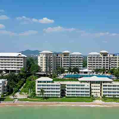 รอยัลพลา คลิฟฟ์ บีช Hotel Exterior